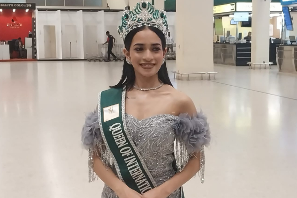 "Queen of the International Tourism" பட்டத்தை வென்ற இலங்கைப் பெண் | Sri Lankan Wins Queen Of The International Tourism