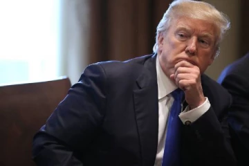 12 நாடுகளிலிருந்து வரும் பயணிகளுக்குத் தடை... பிரகடனத்தில் கையெழுத்திட்ட ட்ரம்ப்