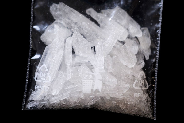பொதியொன்றில் இருந்து மெத்தபெட்டமைன் கண்டெடுப்பு | Seizure Of Methamphetamine From A Package