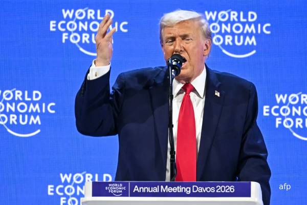 கிரீன்லாந்து விவகாரம்... ட்ரம்பின் இரண்டு அதிரடி அறிவிப்புகள்: குதிக்கும் பங்குச் சந்தை | Trump Rules Out Greenland Invasion