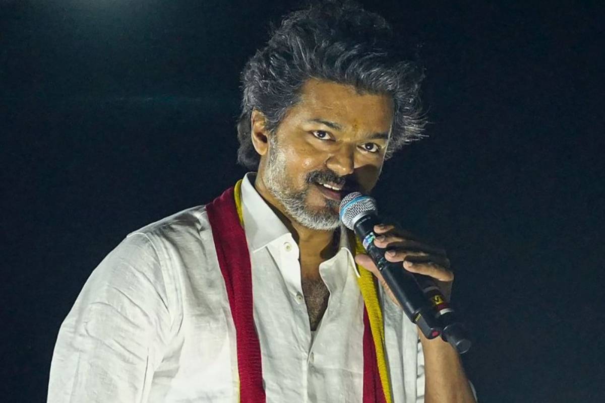 கரூர் துயரம் ஓராண்டு நிறைவு.., சோகத்தை சுமந்து நிற்கிறோம்- முதலமைச்சர் விஜய் உருக்கம் | One Year Of Karur Tragedy Cm Vijay Reacts