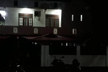 யாழ்.அரியாலையில் நேற்றிரவு வீடொன்றின் மீது வன்முறை கும்பல் நடத்திய கொடூர தாக்குதல்!