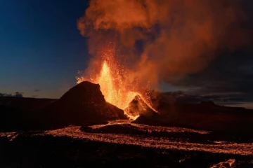 50 வருடங்களின் பின்னர்  வெடித்த எரிமலை!  வெளியான எச்சரிக்கை