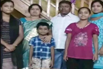 அடக்கம் செய்ய பணம் வைத்துவிட்டு பெற்ற 4 குழந்தைகளோடு தற்கொலை செய்து கொண்ட தந்தை