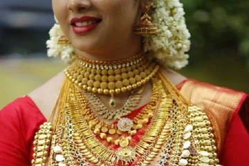 மக்களே இப்போது தங்க நகை வாங்கலாம் - இன்றைய விலை நிலவரம்!