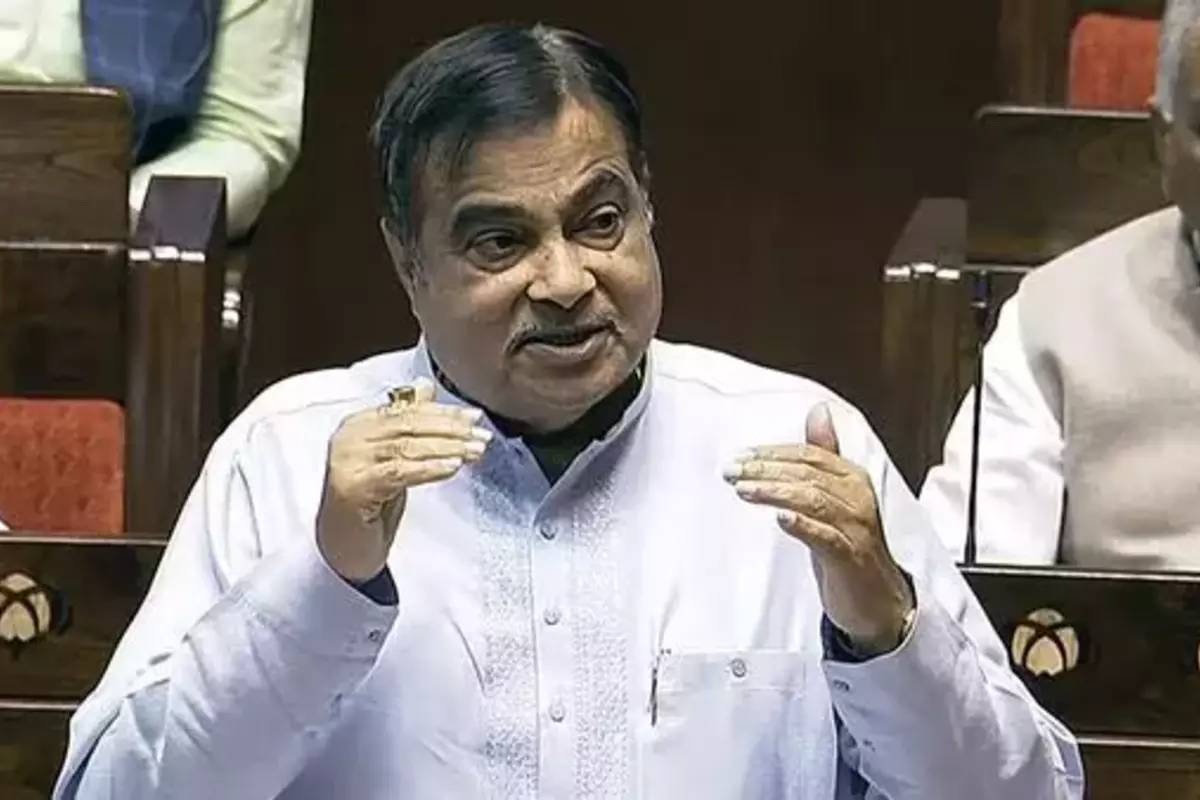 சாலை விபத்துகளில் தமிழ்நாடு முதலிடம் - ஒரு மணி நேரத்திற்கு இத்தனை பேர் உயிரிழப்பா? | Tamilnadu Tops In Highest Road Accidents In 2025 சாலை விபத்துகளில் தமிழ்நாடு முதலிடம் - ஒரு மணி நேரத்திற்கு இத்தனை பேர் உயிரிழப்பா? | Tamilnadu Tops In Highest Road Accidents In 2025