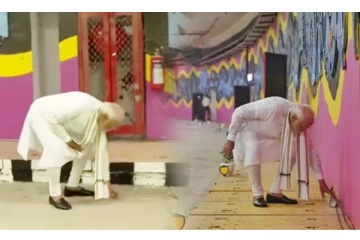 சாலையில் கிடந்த குப்பையை அகற்றினார் பிரதமர் மோடி - வைரலாகும் வீடியோ