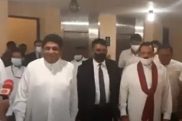 கருத்து தெரிவிக்க மறுத்த மகிந்த - அவசரமாக வெளியேறியமையால் குழப்பம்