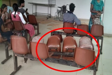 மந்திகை வைத்தியசாலையில் பாவனைக்கு உதவாத நோயாளர் இருக்கைகள்