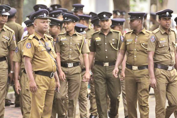 மட்டக்களப்பில் பொலிஸார் மற்றும் விசேட அதிரடிப்படையினர் முன்னெடுத்துள்ள நடவடிக்கை | Illegal Liquor Raid In Vavunativu மட்டக்களப்பில் பொலிஸார் மற்றும் விசேட அதிரடிப்படையினர் முன்னெடுத்துள்ள நடவடிக்கை | Illegal Liquor Raid In Vavunativu