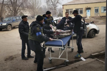 உக்ரைன் திரையரங்கின் மீது ரஷ்யாவின் தாக்குதல்! 300 பேர் கொல்லப்பட்டனர்(காணொளி)