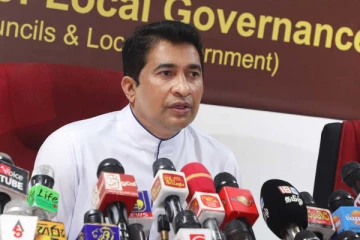 ආණ්ඩුව පෙරලා දැමිමේ කුමන්ත‍්‍රණයක් ගැන රොෂාන් ගෙන් අමුතු හෙළිදරව්වක්..