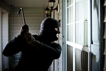 பாடசாலை ஒன்றில் 18 இலட்சம் பெறுமதியான பொருட்கள் திருட்டு