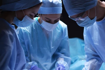 45 வயது நபருக்கு கண்ணின் கீழே முளைத்த பல் - மருத்துவ உலகில் அதிர்ச்சி சம்பவம்