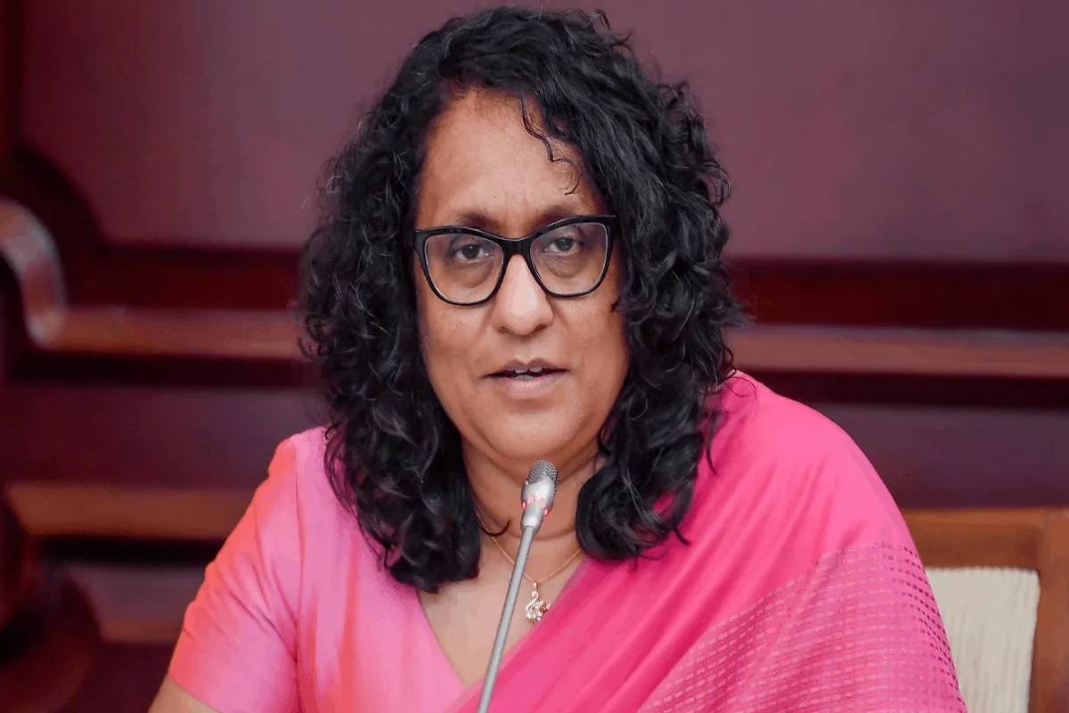குழந்தைகளுடன் நல்ல தொடர்பாடலைப் பேணுவது பெரியவர்களின் பொறுப்பு ; பிரதமர் ஹரிணி | Adults Maintain Good Communication With Children
