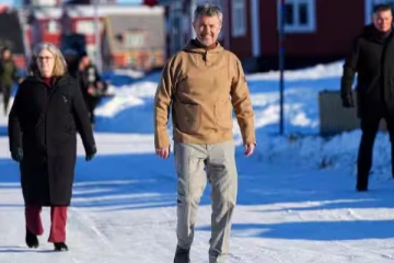 ட்ரம்பின் மிரட்டலுக்கு மத்தியில் கிரீன்லாந்து பயணமான மன்னர்