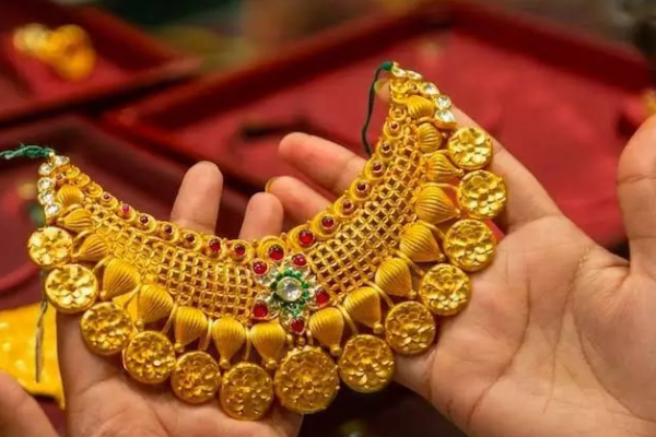 දවසින් දවස ඉහළ යන රන් මිලට එක පාරටම වෙච්චදේ.. | Good News Gold Price Rate Reduce In Sri Lanka