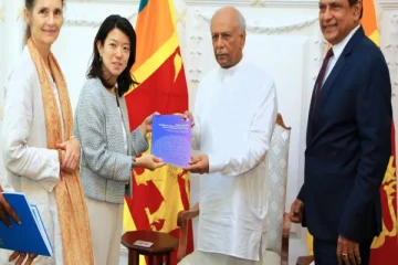 இலங்கையின் பொருளாதார வளர்ச்சிக்கான கலந்துரையாடலில் பிரதமர்