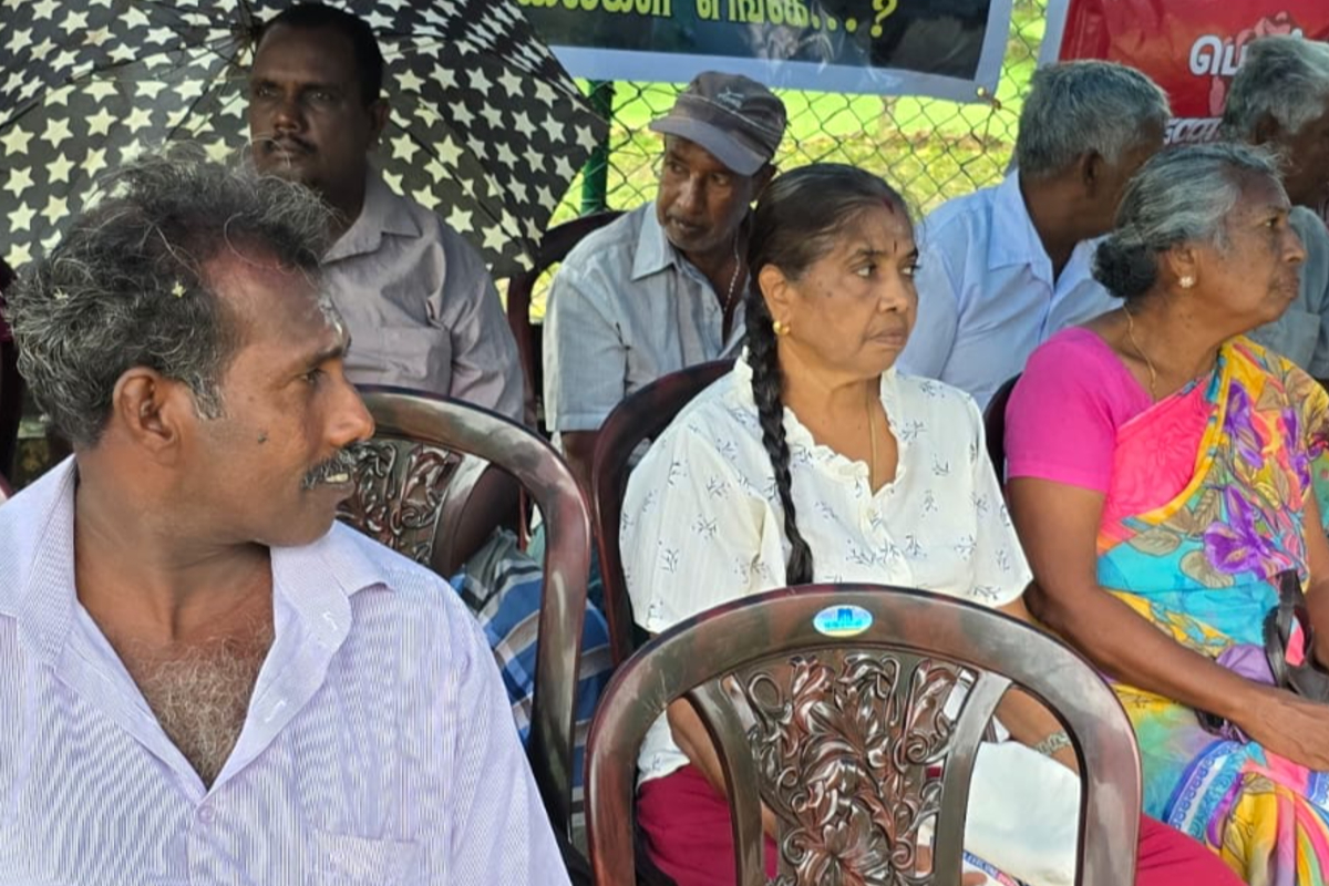 கொட்டும் மழையிலும் காணிகளை விடுவிக்க கோரி வலி. வடக்கில் தொடரும் போராட்டம் | Struggle To Release The Lands Continues
