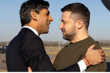 உக்ரைன் அதிபர் திடீர் இங்கிலாந்து பயணம் - கடுப்பில் ரஷ்யா