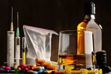 ''ශ්‍රී ලංකාවේ දිනකට මත්ද්‍රව්‍ය හා මත්පැන් නිසා මරණ 100ක් දක්වා වර්තාවේ'' - විශ්වවිද්‍යාල ආචාර්යවරයෙකුගෙන් අනතුරු ඇඟවීමක්