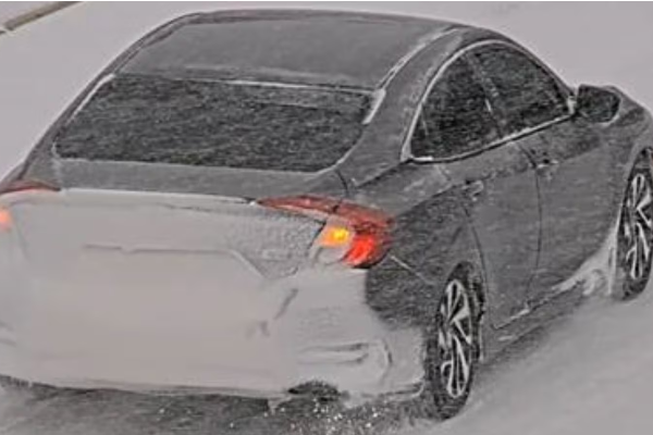 கனடாவில் நகைக்கடையில் கொள்ளை ; ஐந்து சந்தேகநபர்களை தேடும் பொலிஸார் | 5 Suspects Sought In Jewelry Store Smash கனடாவில் நகைக்கடையில் கொள்ளை ; ஐந்து சந்தேகநபர்களை தேடும் பொலிஸார் | 5 Suspects Sought In Jewelry Store Smash