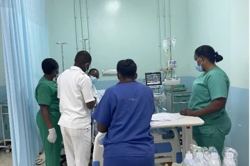 யாழில் பெண்ணிடம் தொலைபேசி இலக்கம் கேட்ட  மருத்துவருக்கு இடமாற்றம்!