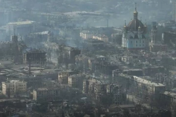 உக்ரைனில் ஒரு நகரமே சிதைந்து கிடக்கும் பயங்கரம்: நெஞ்சை உலுக்கும் புகைப்படம் - செய்திகளின் தொகுப்பு