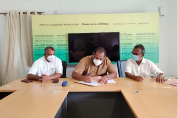 சஜித்தின் அலுவலகத்திற்கு சென்று கையெழுத்திட்ட கஜேந்திரன் மற்றும் கஜேந்திரகுமார்!