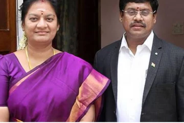 சசிகலா புஷ்பா வீட்டில் அரைகுறை ஆடையுடன் மர்மநபர்- 2வது கணவர் போலீசில் புகார்