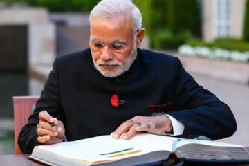 நவராத்திரியை முன்னிட்டு பிரதமர் மோடி எழுதிய பாடல் - இணையதளத்தில் செம வைரல்