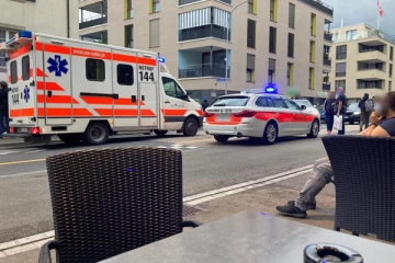 சுவிஸில் கத்திக்குத்தில் முடிந்த இளைஞர்களின் வாக்குவாதம்: ரத்தவெள்ளத்தில் நால்வர்