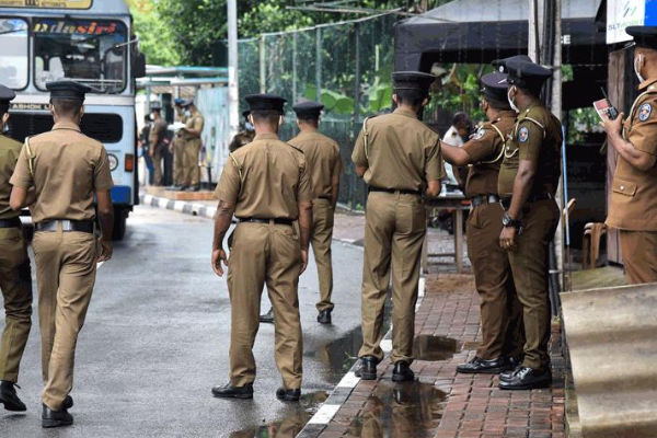 கொழும்பில் பரபரப்பை ஏற்படுத்திய பெண்கள் குழு - மக்களுக்கு விடுக்கப்பட்டுள்ள எச்சரிக்கை | Colombo Women Gang Threatening