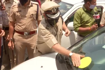 முன்களப் பணியாளர்களுக்கு 3 வண்ணங்களில் பாஸ் அறிமுகம்: எங்கு தெரியுமா?