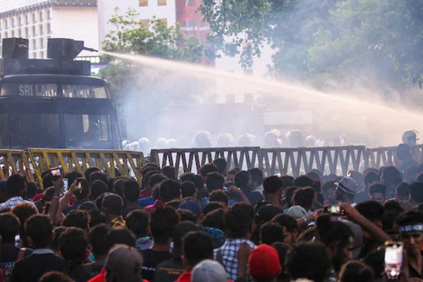 உச்சத்தை தொட்ட போராட்டத்தில் 64 பேருக்கு நேர்ந்த விபரீதம்! | Tragedy Happened To 64 People In The Protest
