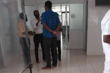 கைது செய்யப்பட்ட யாழ். மாநகர மேயர் மணிவண்ணனுக்கு வைத்தியசாலையில் மருத்துவ பரிசோதனை