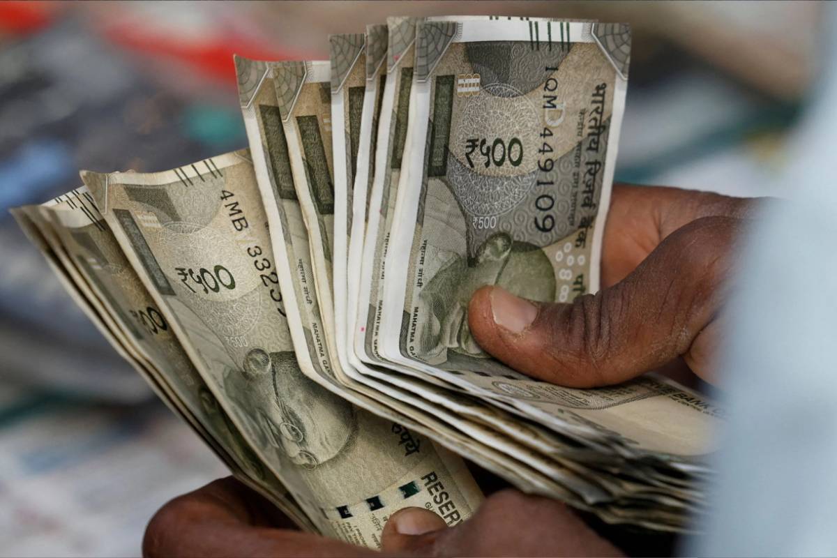 Post office: மாதம் ரூ.5,000 முதலீடு.., 15 ஆண்டுகளில் எவ்வளவு பணம் கிடைக்கும்? | Public Provident Fund Scheme Details In Tamil