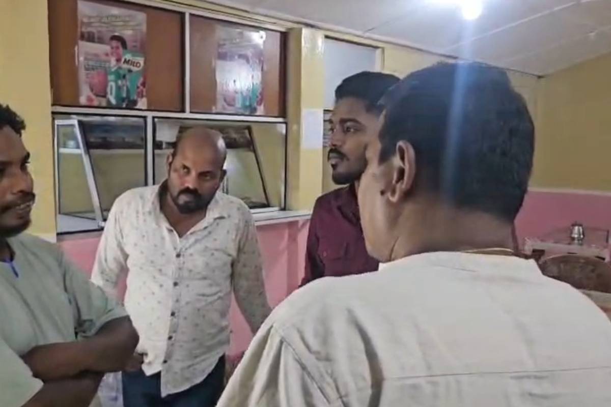 யாழ்.பருத்தித்துறை ஆதார வைத்தியசாலை உணவகத்திற்கு கள வியஜம் மேற்கொண்ட எம்.பி | Rajeevan Mp Who Took Point Pedro Hospital யாழ்.பருத்தித்துறை ஆதார வைத்தியசாலை உணவகத்திற்கு கள வியஜம் மேற்கொண்ட எம்.பி | Rajeevan Mp Who Took Point Pedro Hospital