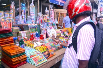 பட்டாசு விற்பனை 90 வீதத்தினால் உயர்வு