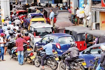 1000 ரூபாய்க்கே பெற்றோல் விநியோகம்! எங்கு தெரியுமா?