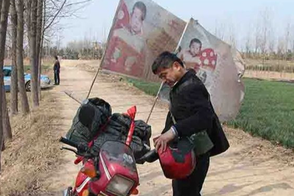 12 வயதில் கடத்தப்பட்ட மகனை தேடி 24 ஆண்டு பயணம்! இறுதியில் தந்தையின் பாசப்போராட்டம் ஜெயித்ததா? | Father Find Out The Son After 24 Years In China 12 வயதில் கடத்தப்பட்ட மகனை தேடி 24 ஆண்டு பயணம்! இறுதியில் தந்தையின் பாசப்போராட்டம் ஜெயித்ததா? | Father Find Out The Son After 24 Years In China