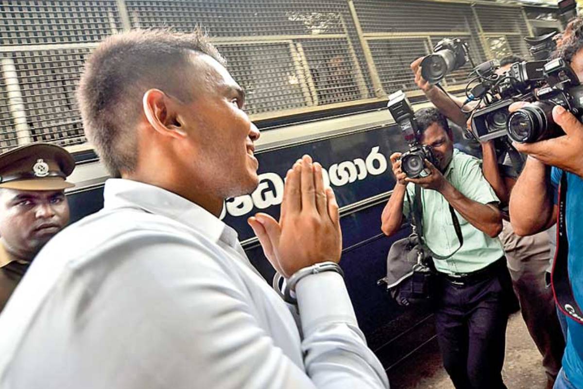 நாமலின் பாதுகாப்புக்கு ஆபத்து! நாடாளுமன்ற வளாகத்தில் எடுக்கப்படும் புகைப்படம் - சிஐடிக்குச் சென்ற முறைப்பாடு | Threat To Namal S Security நாமலின் பாதுகாப்புக்கு ஆபத்து! நாடாளுமன்ற வளாகத்தில் எடுக்கப்படும் புகைப்படம் - சிஐடிக்குச் சென்ற முறைப்பாடு | Threat To Namal S Security