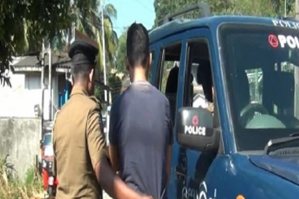 மதுபோதையில் குடும்பஸ்தர் மீது தாக்குதல் மேற்கொண்டு அட்டகாசம் புரிந்த இளைஞர்கள்! - ஐபிசி தமிழ்