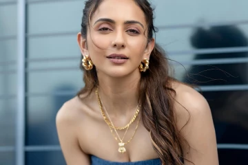 ராகுல் ப்ரீத் டெனிம் உடையில் செம ஹாட் போட்டோஷூட்