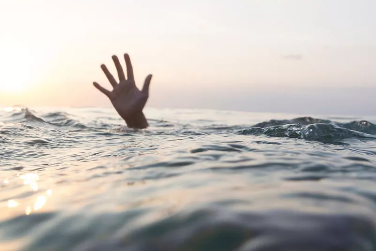 மகா ஓயாவில் மூழ்கி இளைஞன் பலி! மற்றுமொருவர் மாயம் | Youth Dies In Drowning One Missing