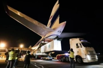 இந்தியாவிற்கு உலகின் மிகப்பெரிய சரக்கு விமானம் மூலம் வரும் ஆக்சிஜன் ஜெனரேட்டர்கள்!