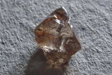 நிலத்தை உழுத விவசாயிக்கு அடுத்தடுத்து கிடைத்த வைர கற்கள்! நம்பமுடியாத உண்மை