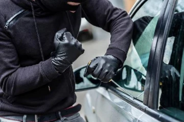 இந்தியாவில் அதிகம் கார் திருட்டு நடக்கும் நகரம் இதுவா? சென்னையின் நிலைமை தெரிஞ்சா ஷாக் ஆய்டுவிங்க!