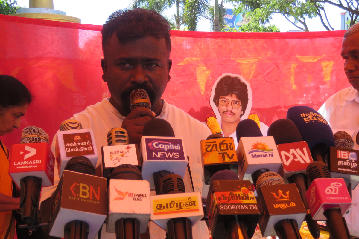 சமஷ்டி முறையை ஏற்படுத்த இந்தியா தொடர்ந்து முன்வரவேண்டும்! கஜேந்திரகுமார் தரப்பு கோரிக்கை | India Must Come Forward To Establish A Federation சமஷ்டி முறையை ஏற்படுத்த இந்தியா தொடர்ந்து முன்வரவேண்டும்! கஜேந்திரகுமார் தரப்பு கோரிக்கை | India Must Come Forward To Establish A Federation