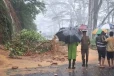 පවතින තත්ත්වය අවදානම් - මේ ප්‍රදේශවල වාහන ගමනාගමනය සම්පූර්ණයෙන්ම ඇණහිටී